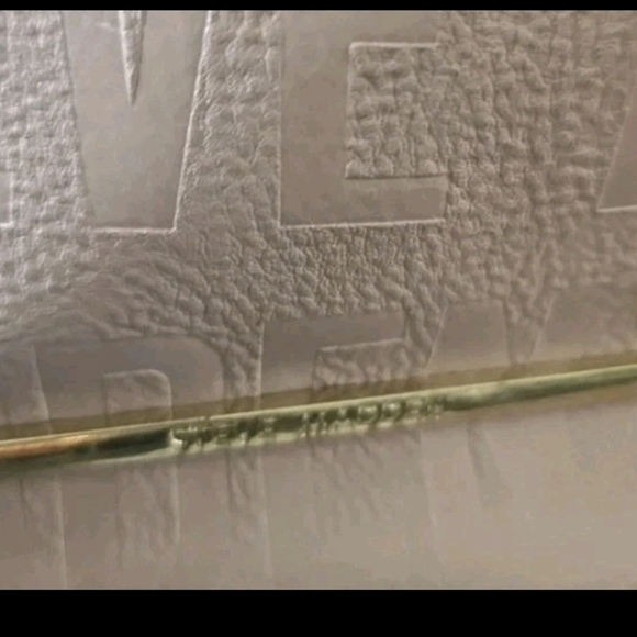 Steve Madden Light Pink Leather Duffle Bag With Black Strap - Picture 4 of 15